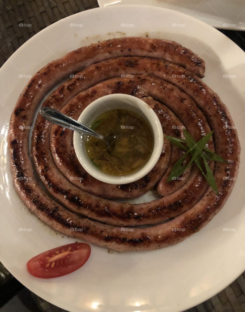 Linguiça caseira. Rolo.