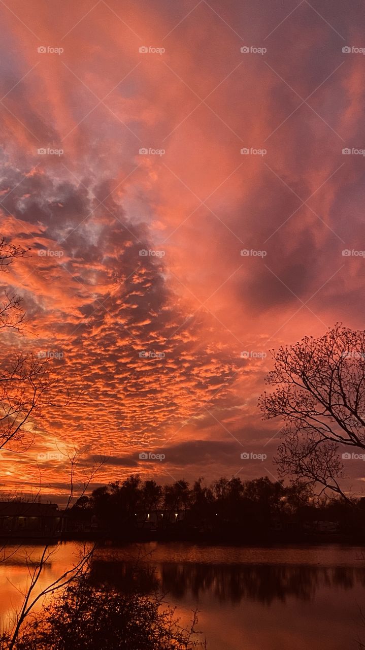 With each pic I take there is no cooling effect the sky is reliving the previous minutes and giving more precious gifts of Extreme Colours. I love this day the best yet.