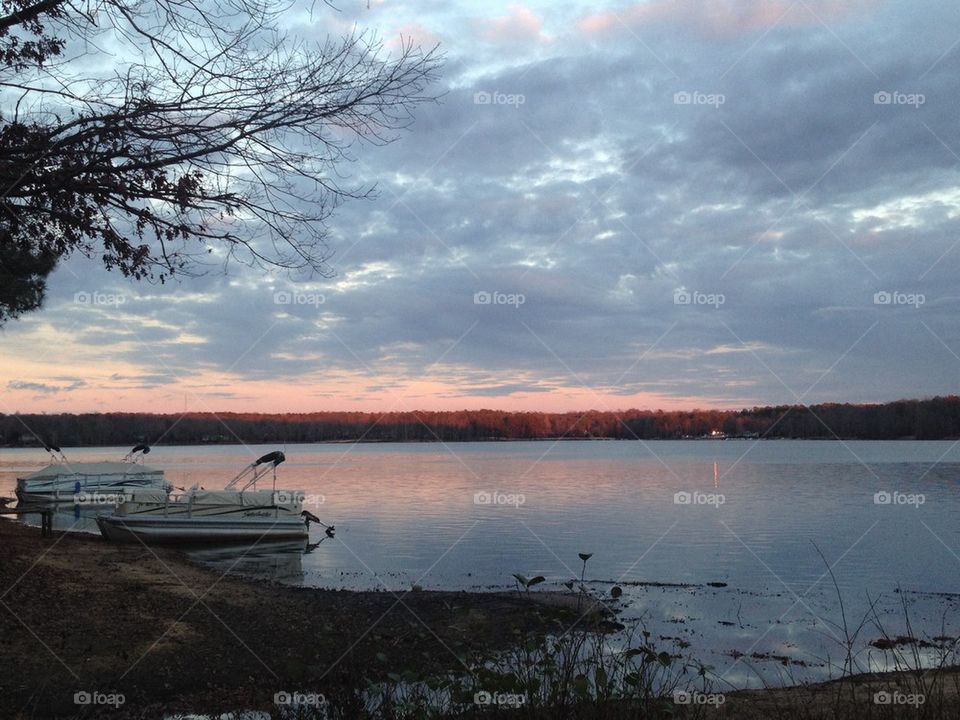 Winter lake sunset 