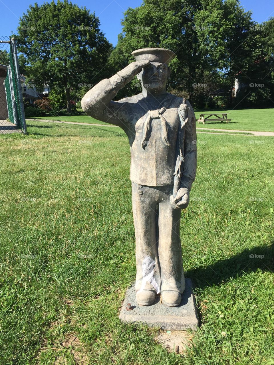Statue at the Brighton library 