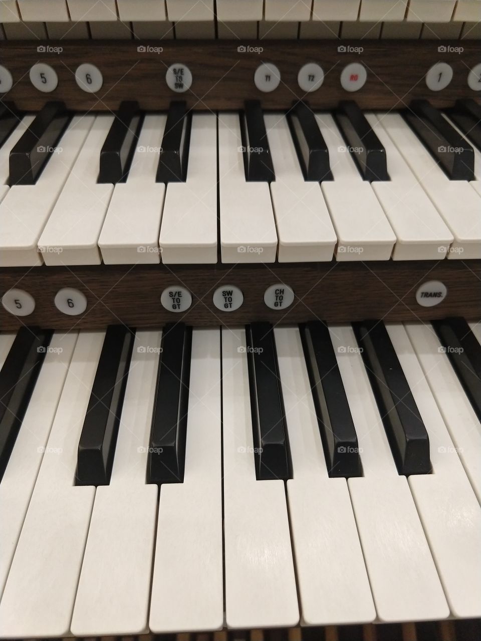 2 rows of piano keys
