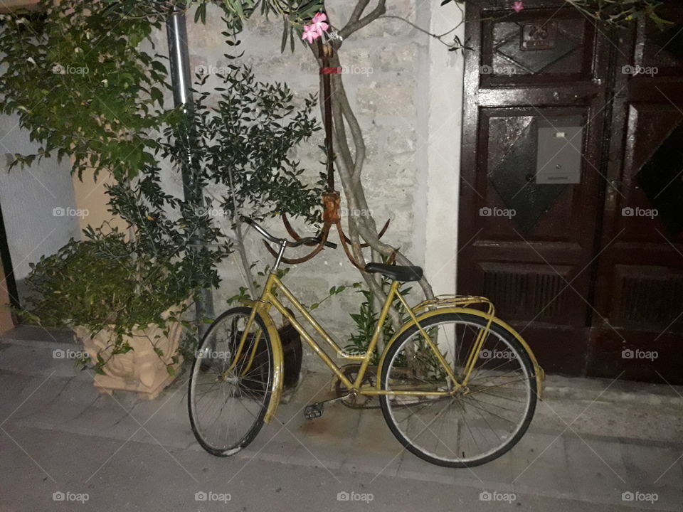 yellow bike
