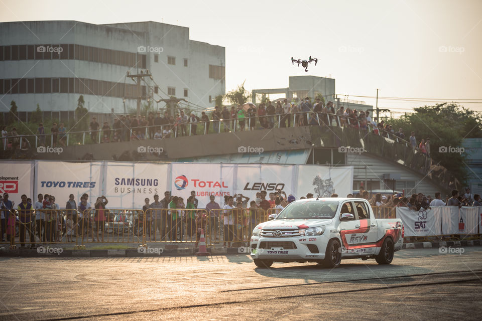 Toyota hilux revo drift show 