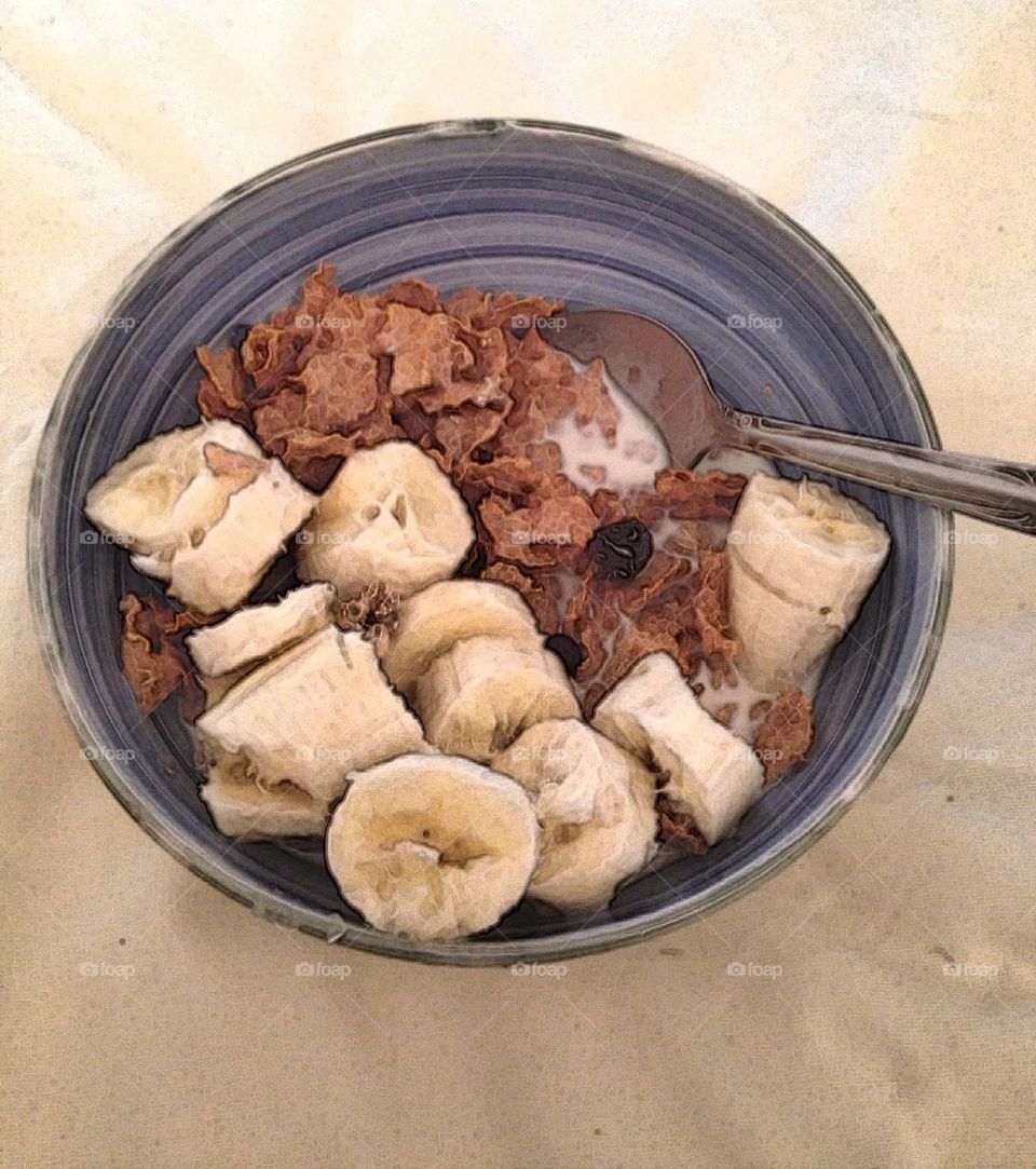 Cereal banana wheats raisins