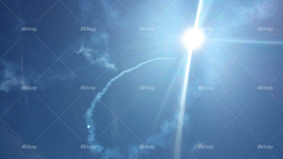 sun chaser. stunt pilot at air show