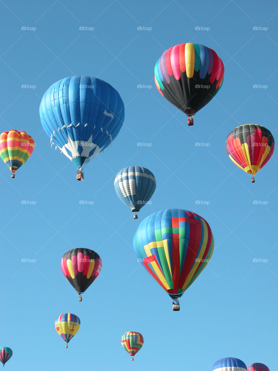 Mass hot air balloon ascension 