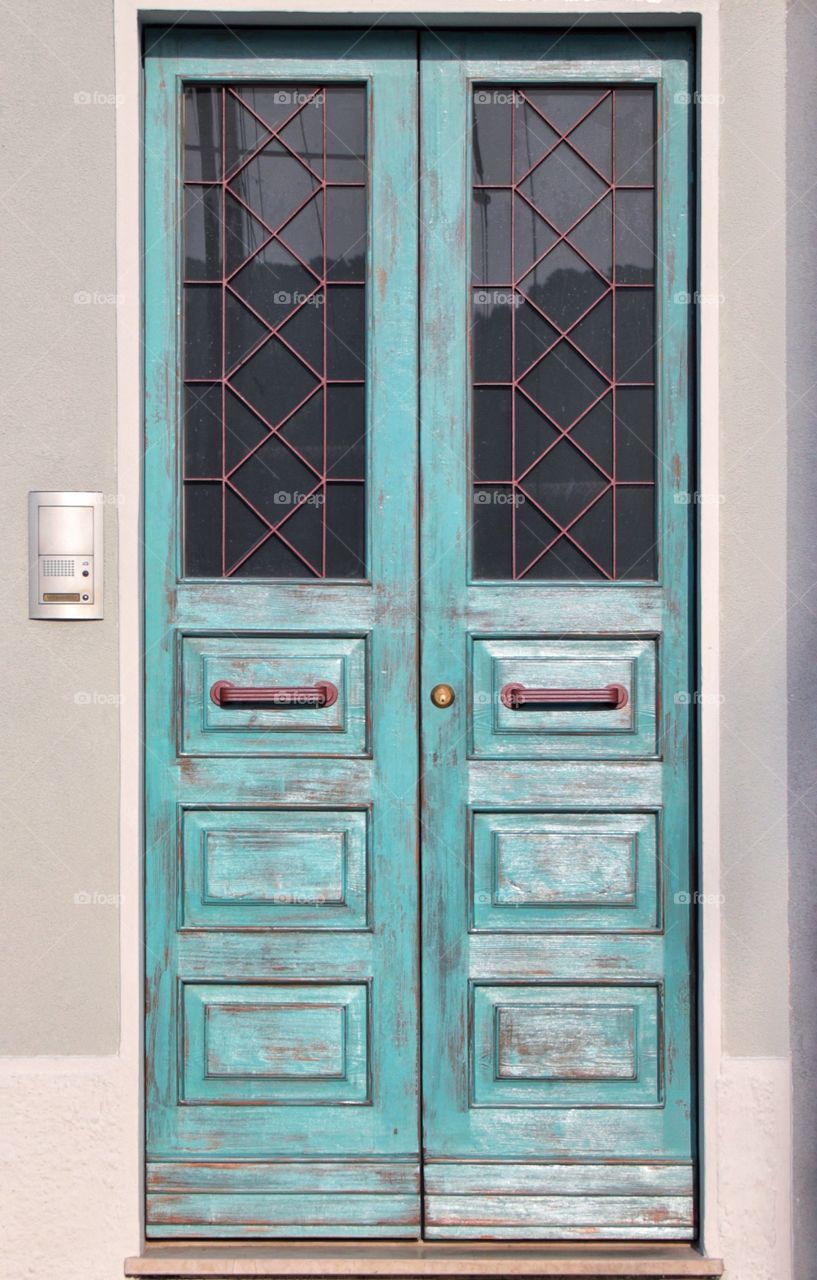 Old turquoise door