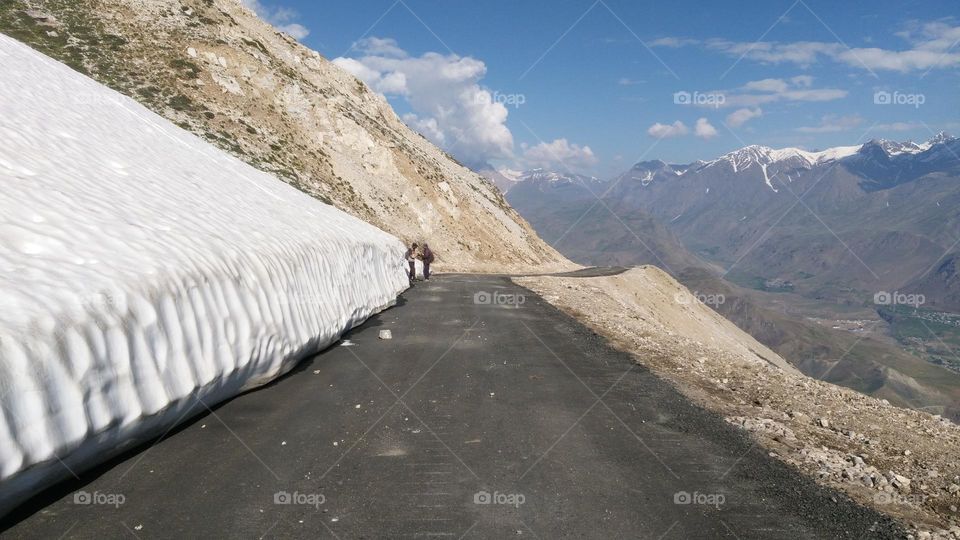 the photo is click by unique Raouf at Drass India the second coldest place in world temperature during winter remain-40