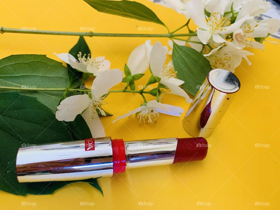 Feeling bored? Grab a lipstick, face the mirror and say to yourself “I am who I am”. ~S.Gibson