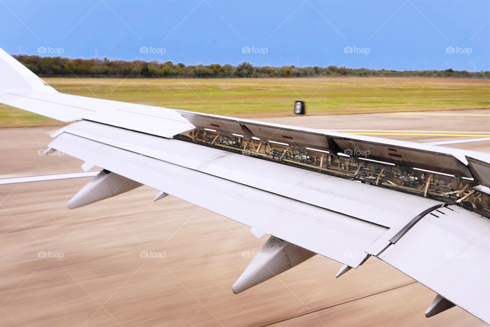 Jet wing air brakes deploy when landing