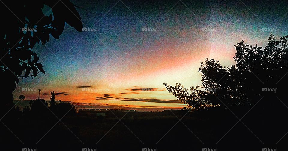 ☀️Infinito #céu!
Como não se inspirar?
☁️
#panorâmica #sol #sun #sky #photo #nature #morning #alvorada #natureza #horizonte #fotografia #pictureoftheday #paisagem #inspiração #amanhecer #mobgraphy #mobgrafia #Jundiaí