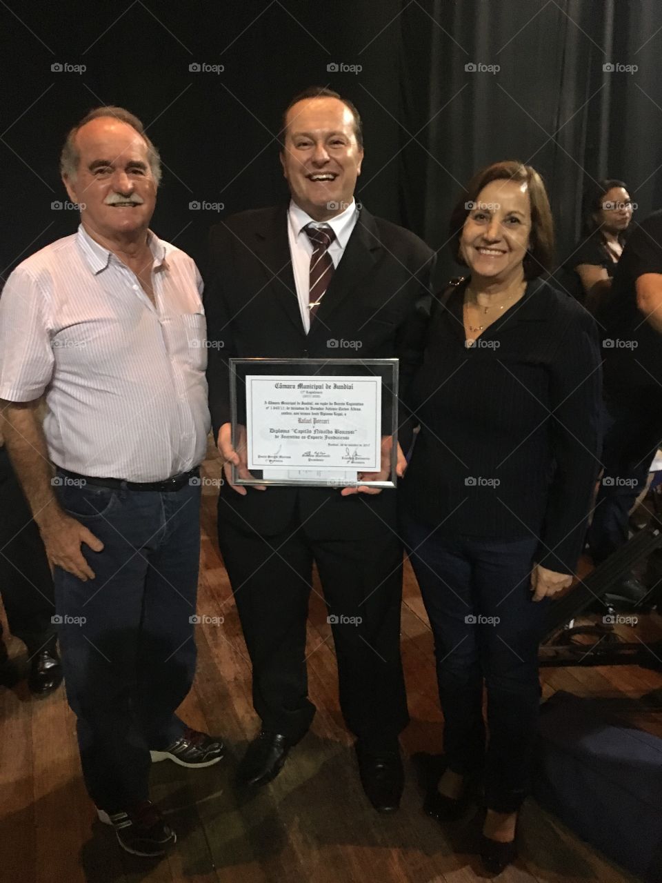 Meu Agradecimento Público à homenagem recebida pela Câmara Municipal de Jundiaí- "Diploma 'Capitão Nivaldo Bonassi' de Incentivo ao Esporte Jundiaiense", por indicação do Vereador Antonio Carlos Albino.
Algumas palavras redigidas no link em: https://professorrafaelporcari.com/2017/10/28/agradecimento-publico-a-homenagem-recebida-pela-camara-dos-vereadores-de-jundiai/