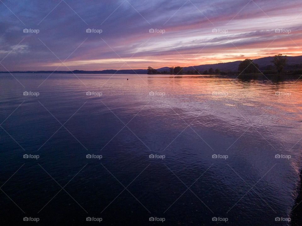 il tramonto sul lago