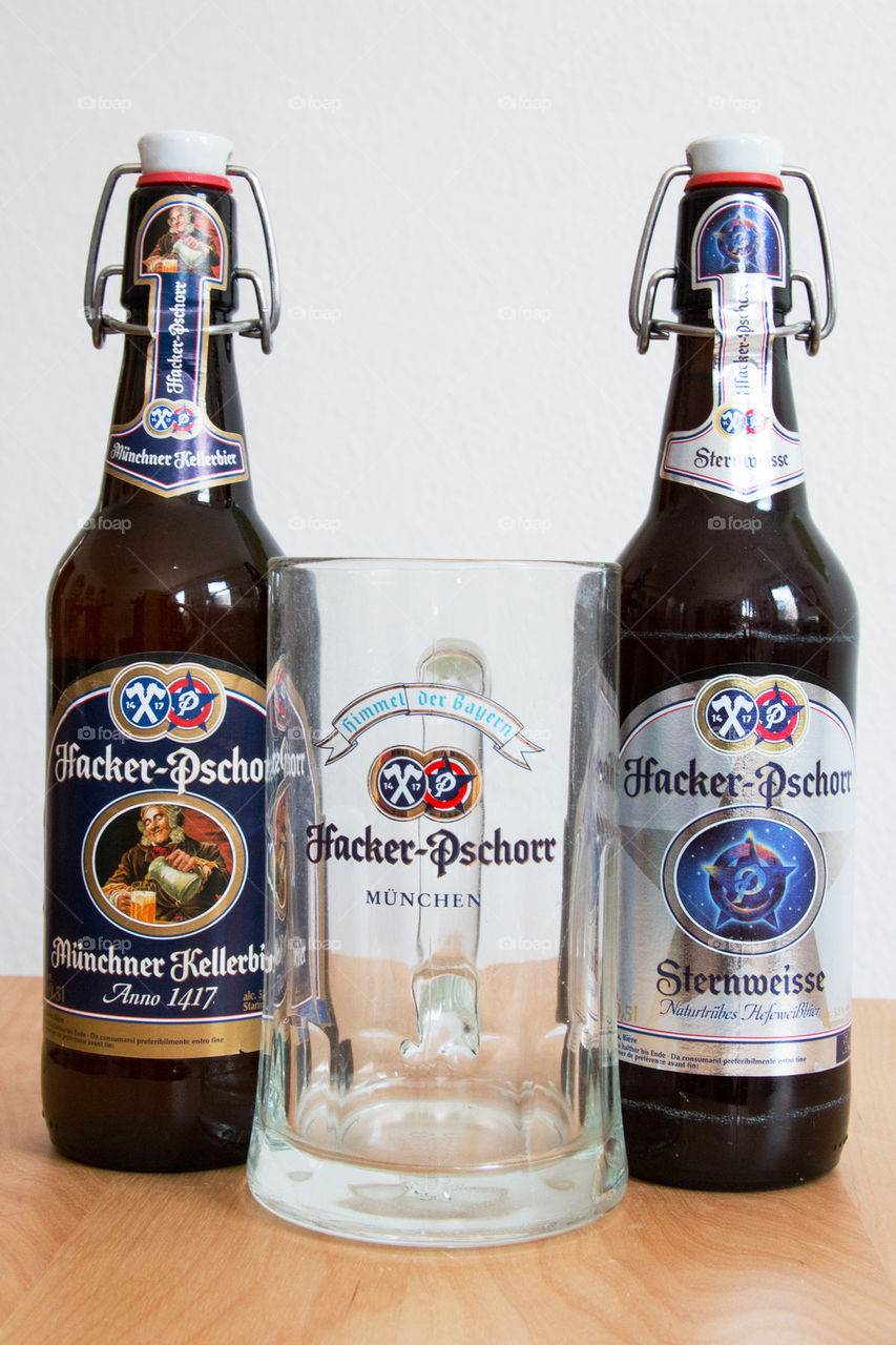 Hacker pschorr beer and glass