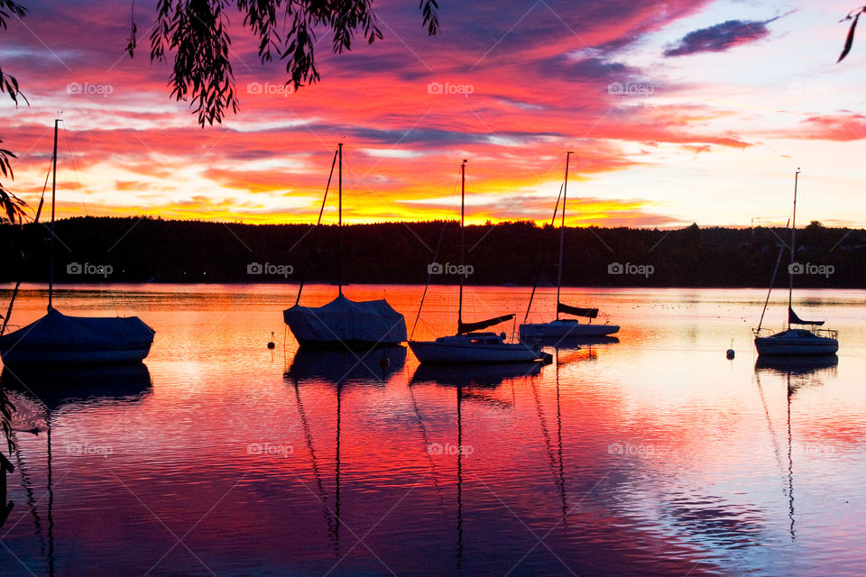 Sunrise view of a lake