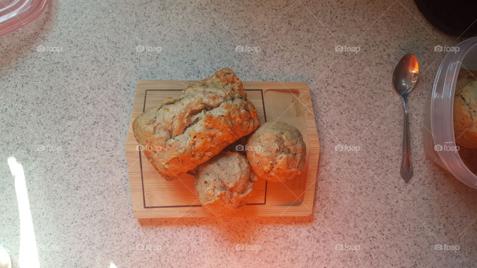 bread and muffin