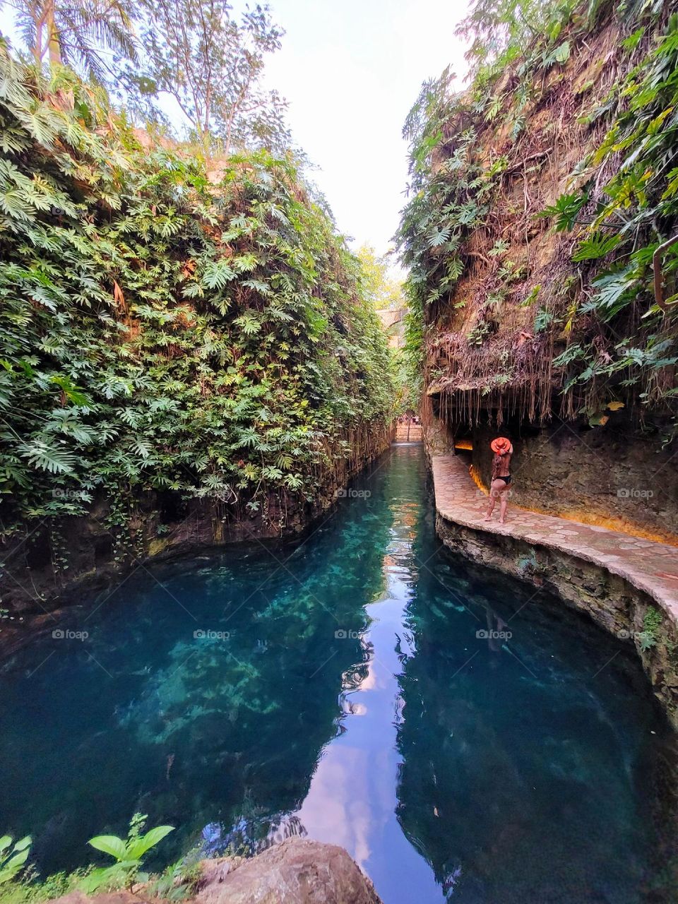 verano en un cenote mexicano