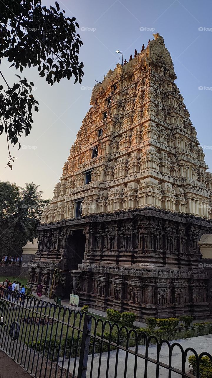 Architecture of jalakanteshwara temple in Tamil Nadu