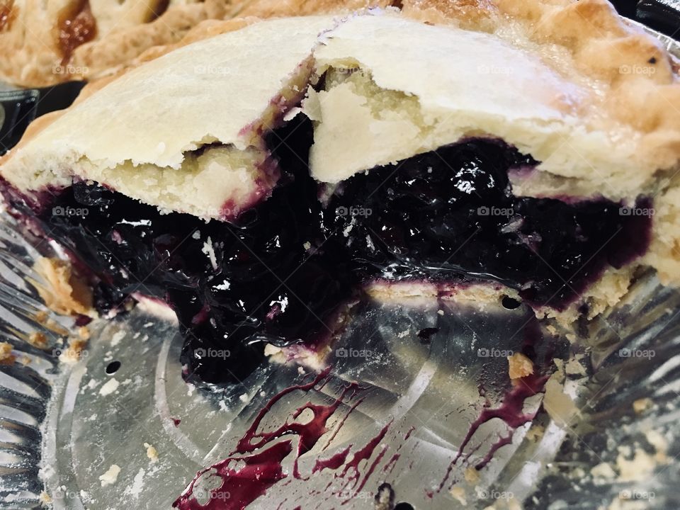 Blueberry pie on Pi day 🥧