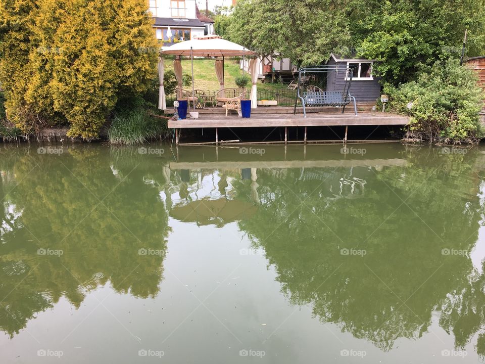 Berkhamsted canal ... walking to the train station 