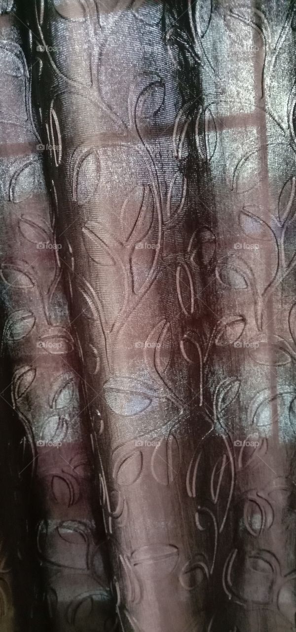 The curtain pattern or sunshine what attracts you more.☺️❤️✨