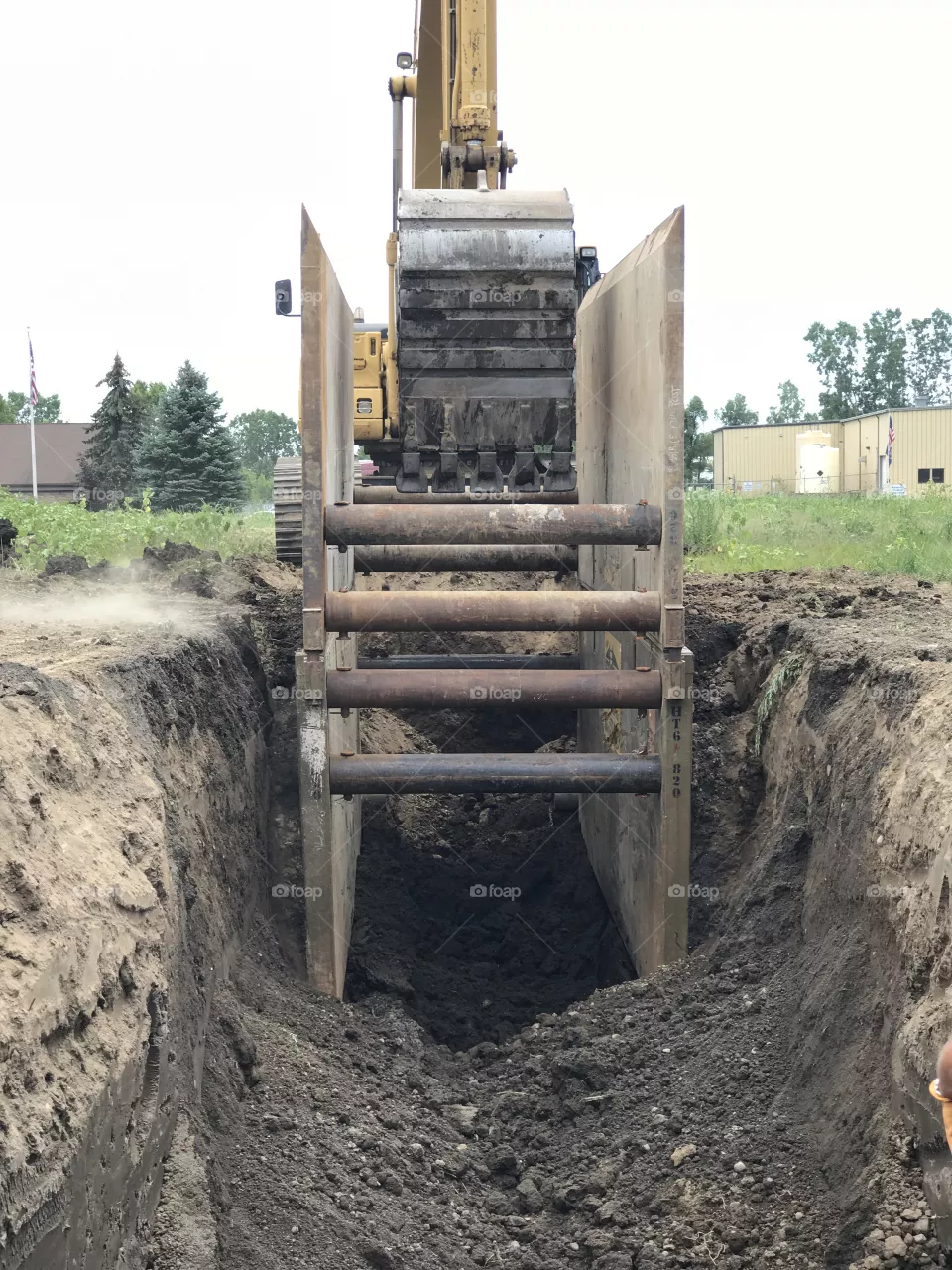 Trench box 