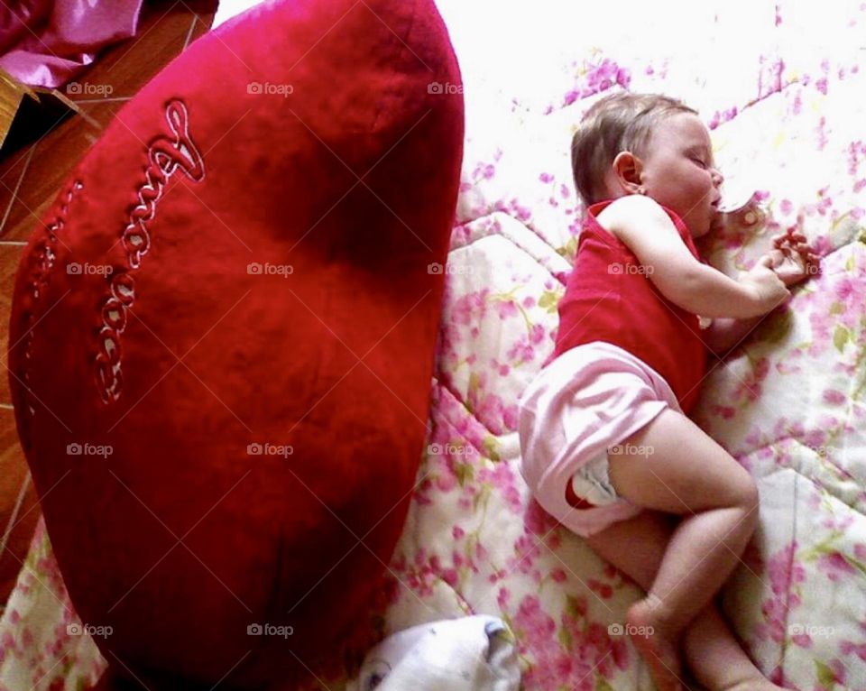 🇺🇸 My daughter Maria Estela sleeping peacefully… how I love this little girl! 

🇧🇷 Minha filha Maria Estela dormindo tranquilamente… como amo essa menininha!