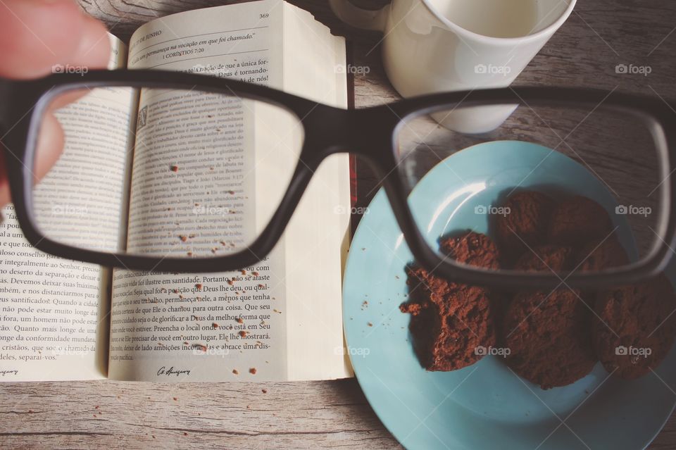 Sunday morning devouring cookie and book