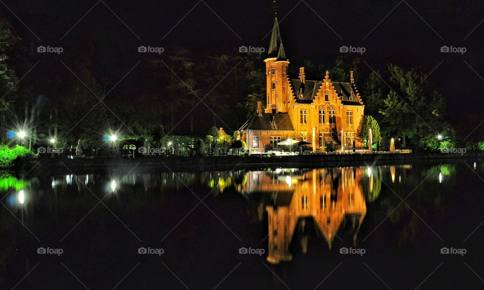 brugge at night