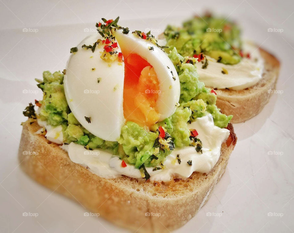 Avocado on toast with egg