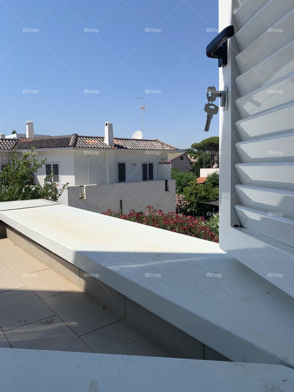 This glimpse comes from the window of my room in Santa Severa; a quiet place, every time I find myself there nature makes itself felt, you breathe serenity.