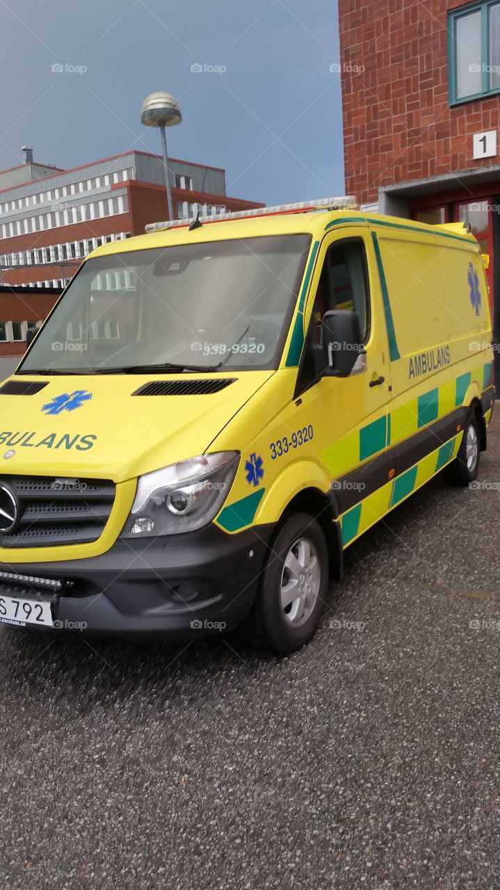 Ambulance Vallingby, Stockholm, Sweden, 333-9320. MB Sprinter 318