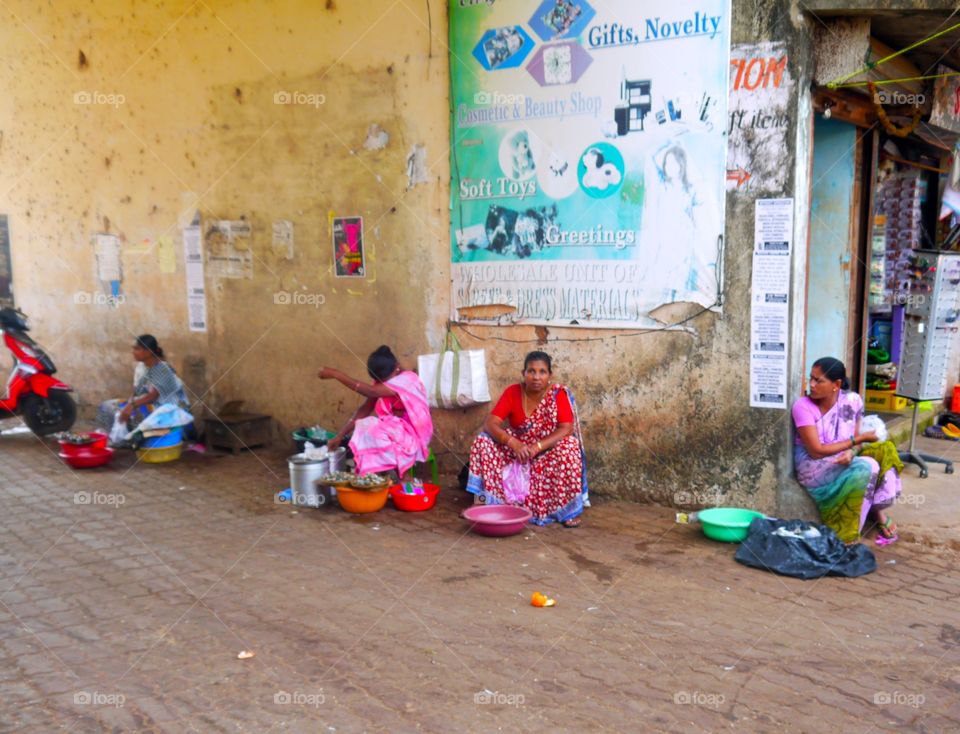 Women at work
Fish market, India 