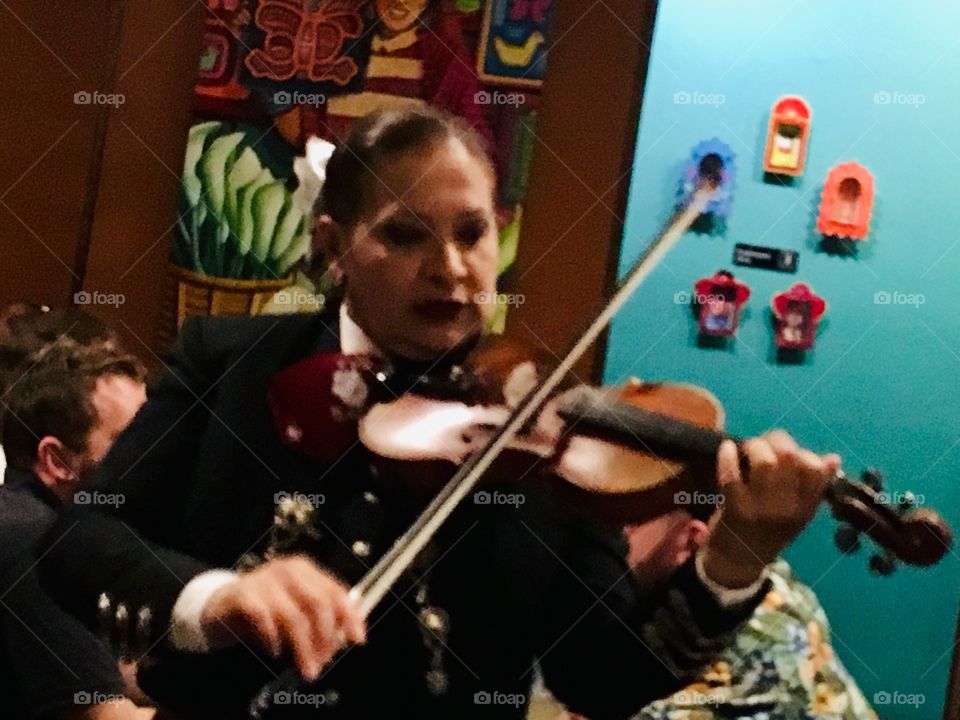 Mariachi band at Azteca 