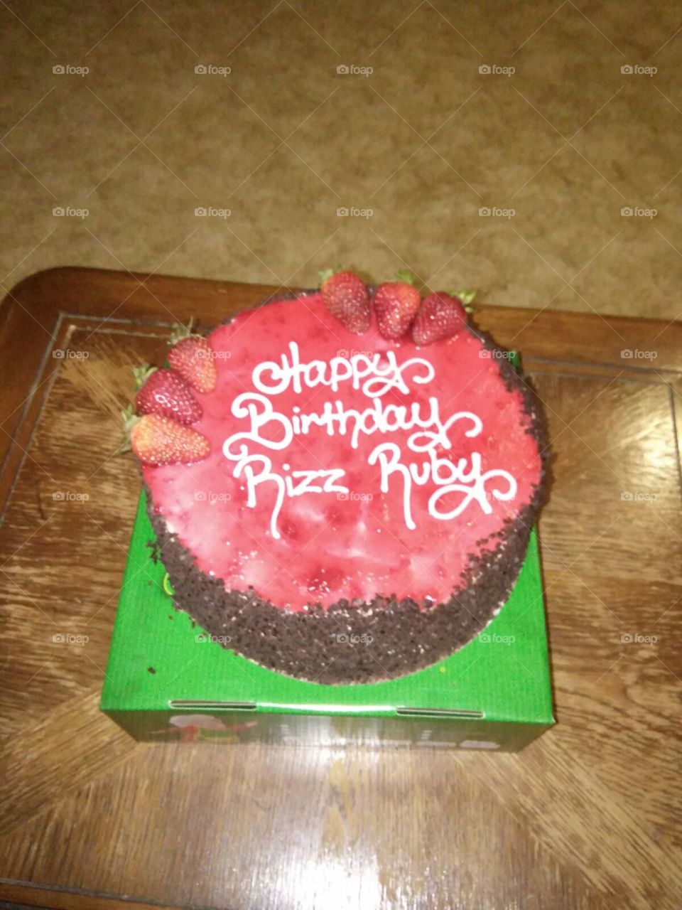 it's very nice tasty and beautiful cake for birthday my mom .