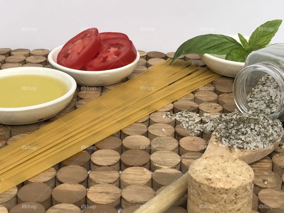 Pasta With Fresh Tomatoes & Basil 