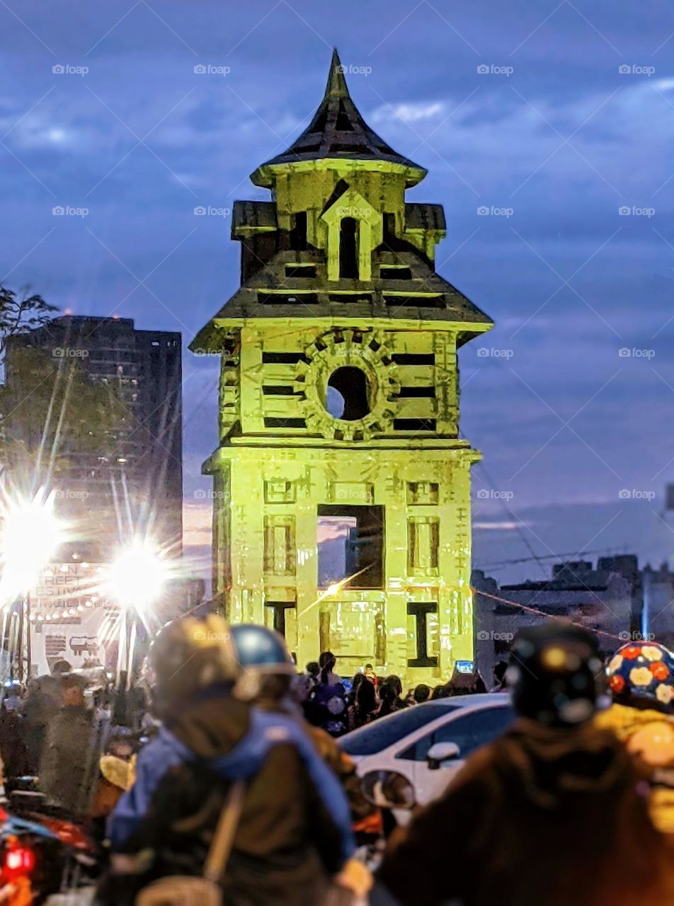 The tower in traffic