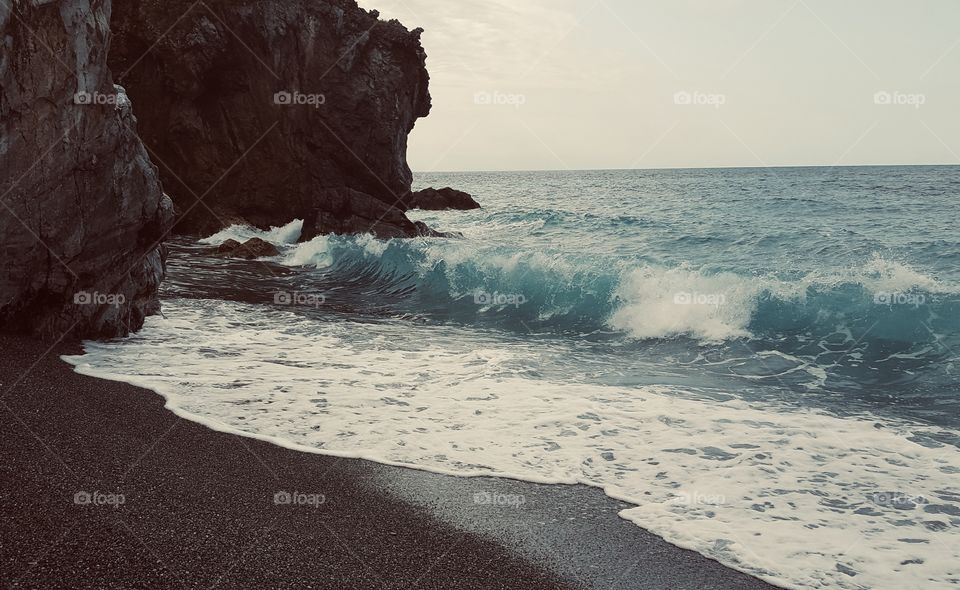 Wave coming to the beach