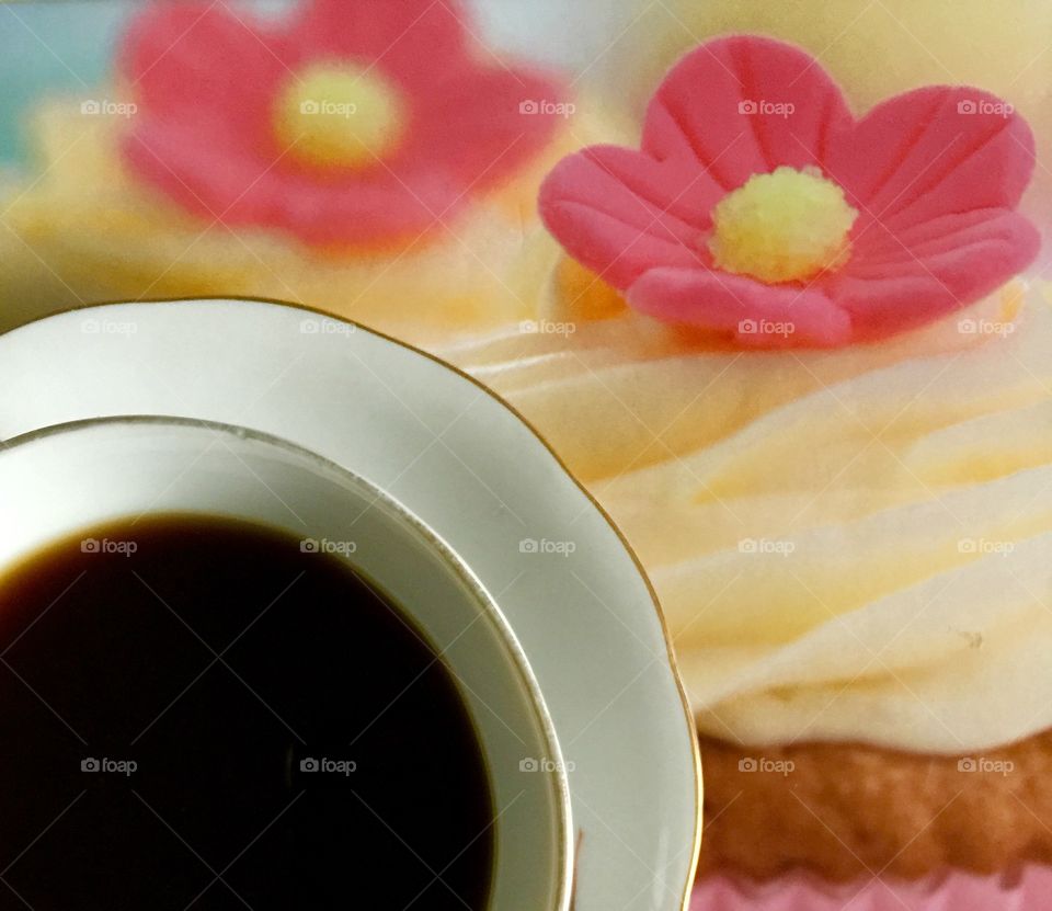 Cupcakes and coffee 