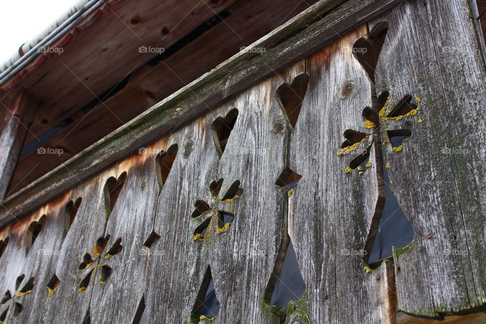 Barn motifs in wood