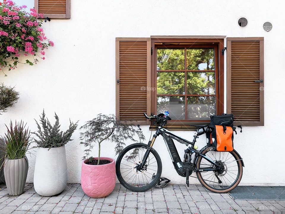 Bicycle at the window 