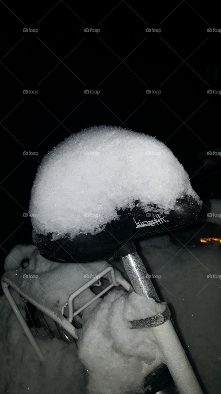 bike seat with snow