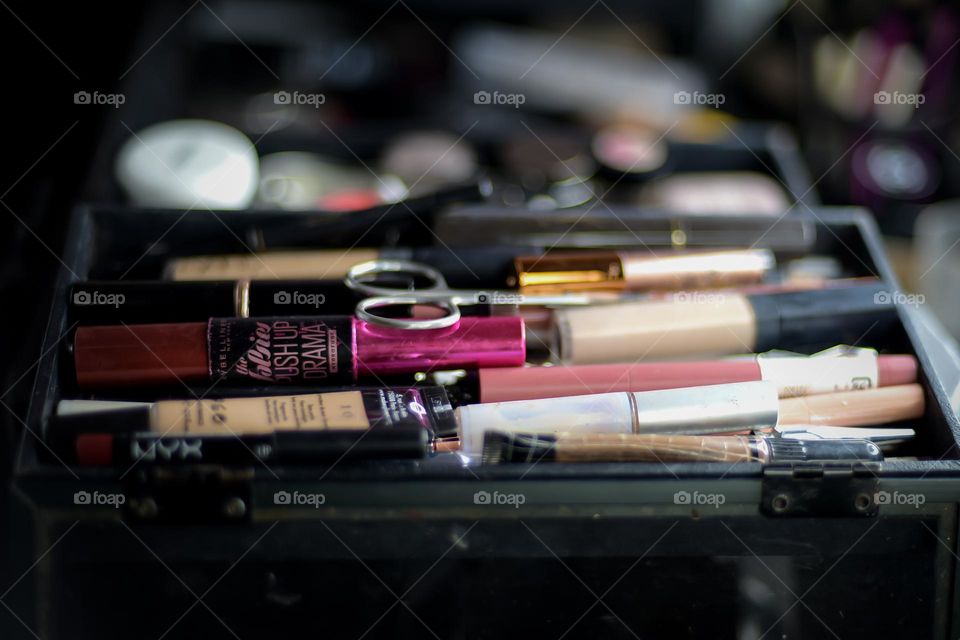 Make-up equipment