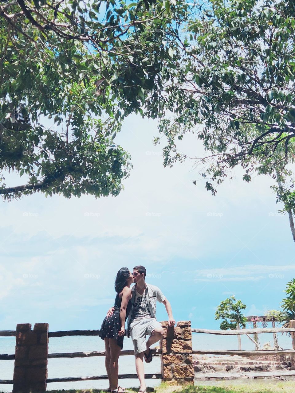 love makes peace, a couple by the ocean