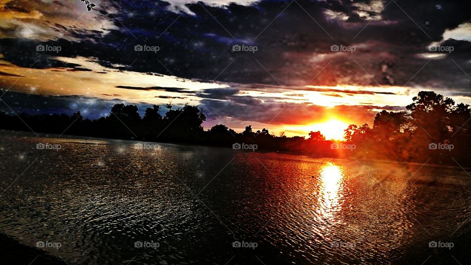 After Him ..... След Него Слънцето се спъна във нощта. Въздъхна тихо. И залезе..