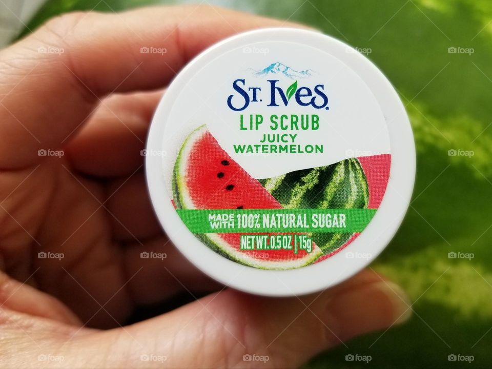 St Ives Lip Scrub