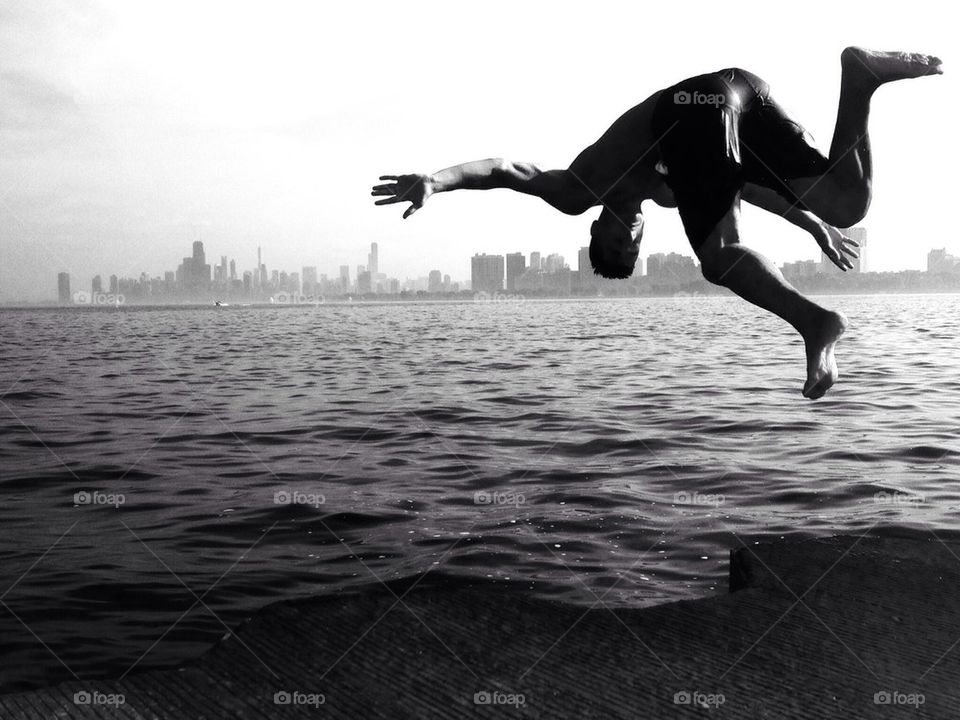 Chicago Dive