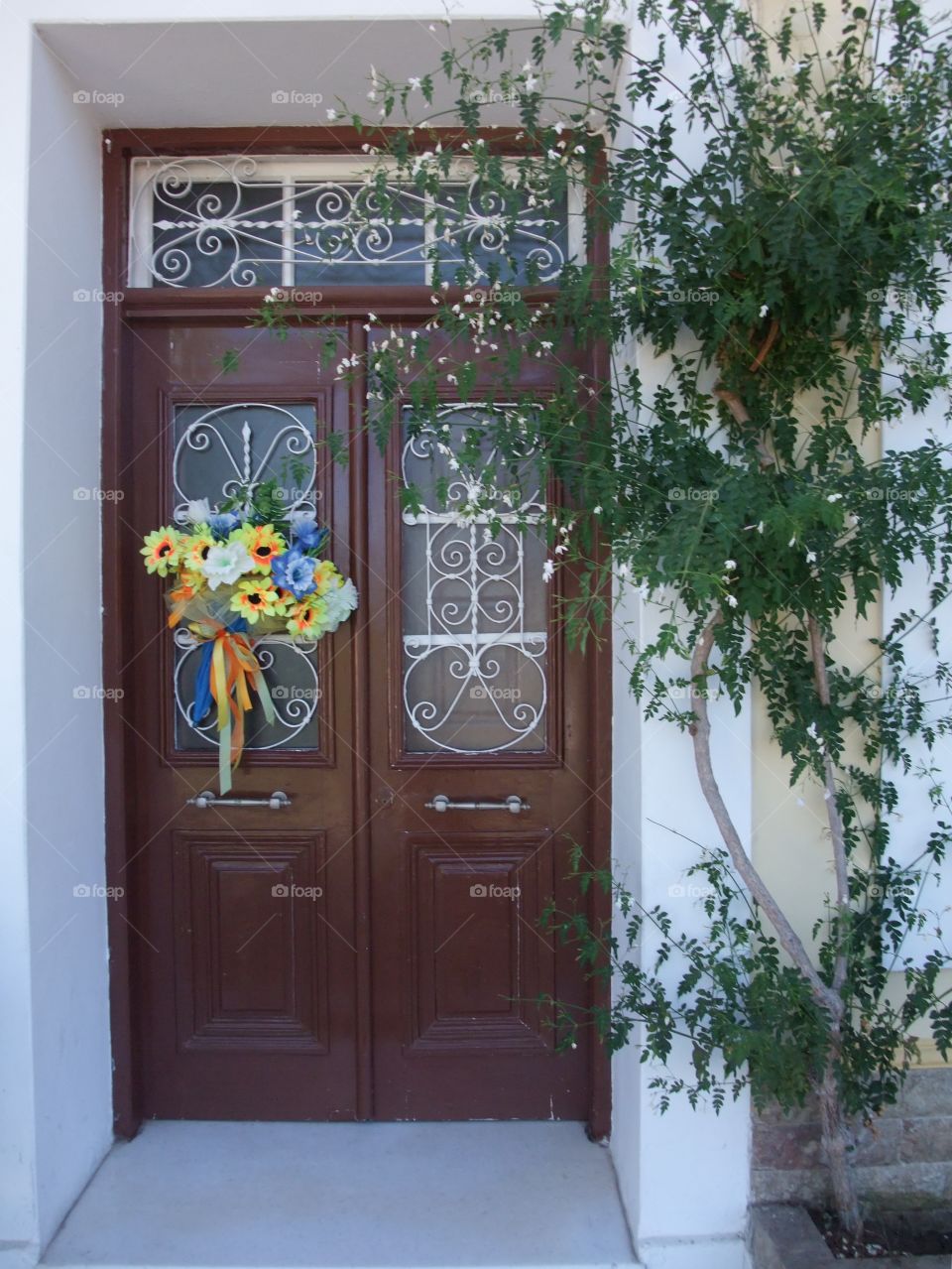 Decorated door 