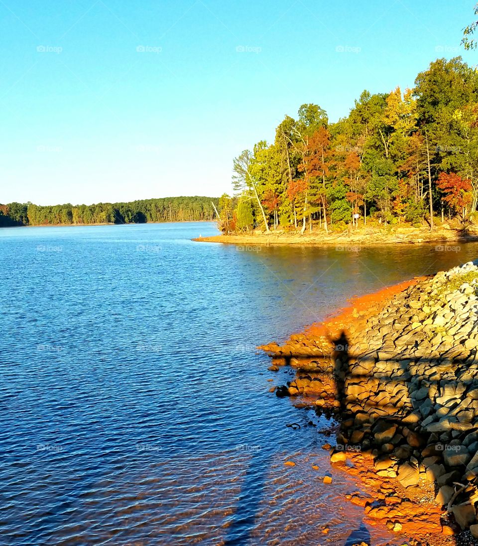 lake view with shadow wavinh5