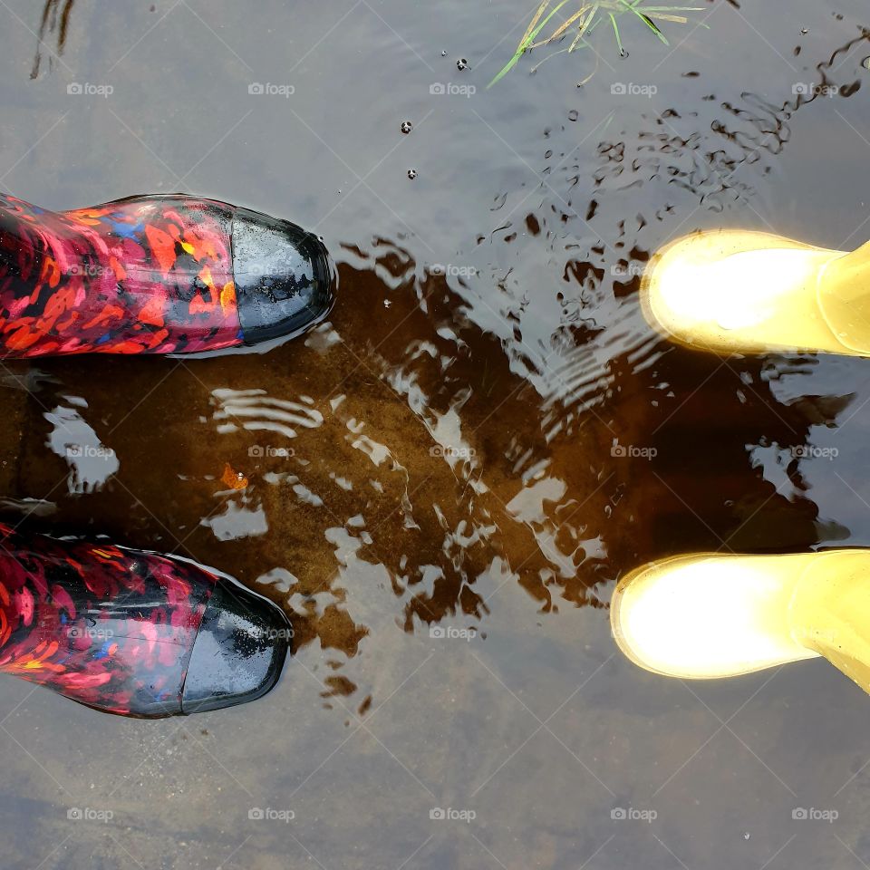 Rainboots in a paddle